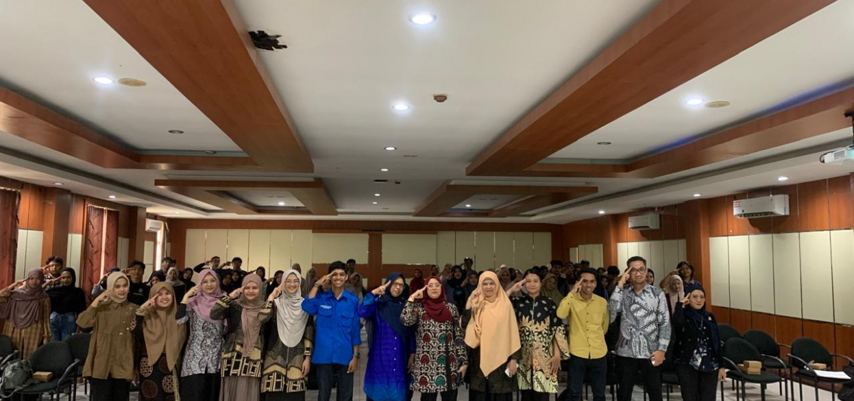 Dari Bioteknologi hingga Pengawasan Produk, Kepala BBPOM Kendari perkuat wawasan mahasiswa mengenai MBG, OOT dan Kosmetik